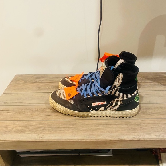 High-Top Sneakers with Blue Laces and Orange Accents Off-White - Picture 4 of 4